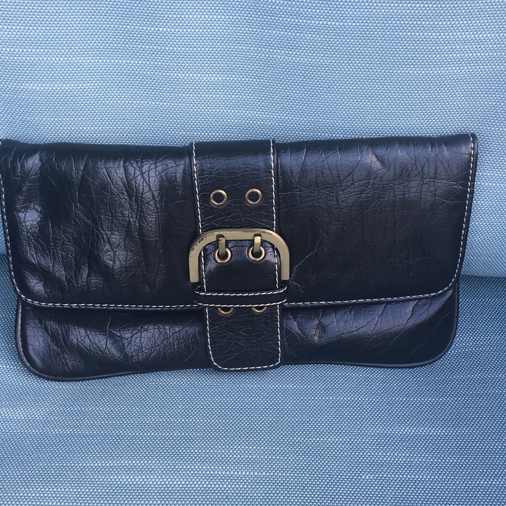 Black clutch